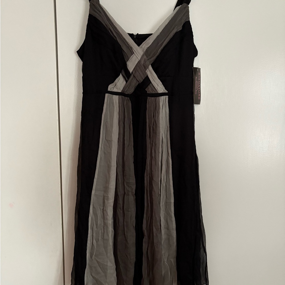 Robbie Bee Black and Gray Midi Dress